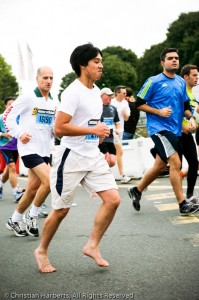 Paris-Versailles 2010 premier coureur pieds-nus