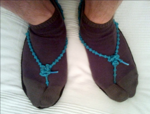 Chaussettes japonaises "Tabi" chez Muji, avec des sandales huaraches