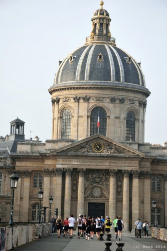 Le Peloton quitte le Pont des Arts - Maya Sport - Photo