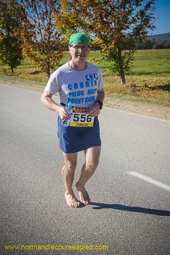 Marathon Seine-Eure 2014, 5ième marathon pieds nus de Christian Harberts - 03:56:17