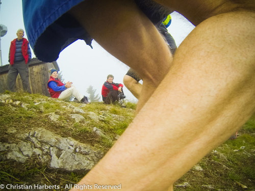 11 octobre 2015, Onnion - Trail du Massif des Brasses - Christian Harberts, des membres de la BRS France et l'équipe de 5doigts.fr, boutique de chaussure minimaliste, ont participé à la troisième édition de cette course unique en France avec son podium "barefooteur" !