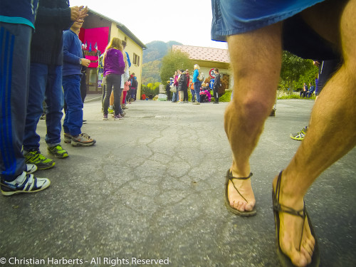 11 octobre 2015, Onnion - Trail du Massif des Brasses - Christian Harberts, des membres de la BRS France et l'équipe de 5doigts.fr, boutique de chaussure minimaliste, ont participé à la troisième édition de cette course unique en France avec son podium "barefooteur" !