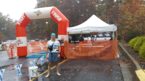 Sur la ligne de départ du semi-marathon de Lenoir, en Caroline du Nord, Etats-Unis. Ca se bouscule pas ...